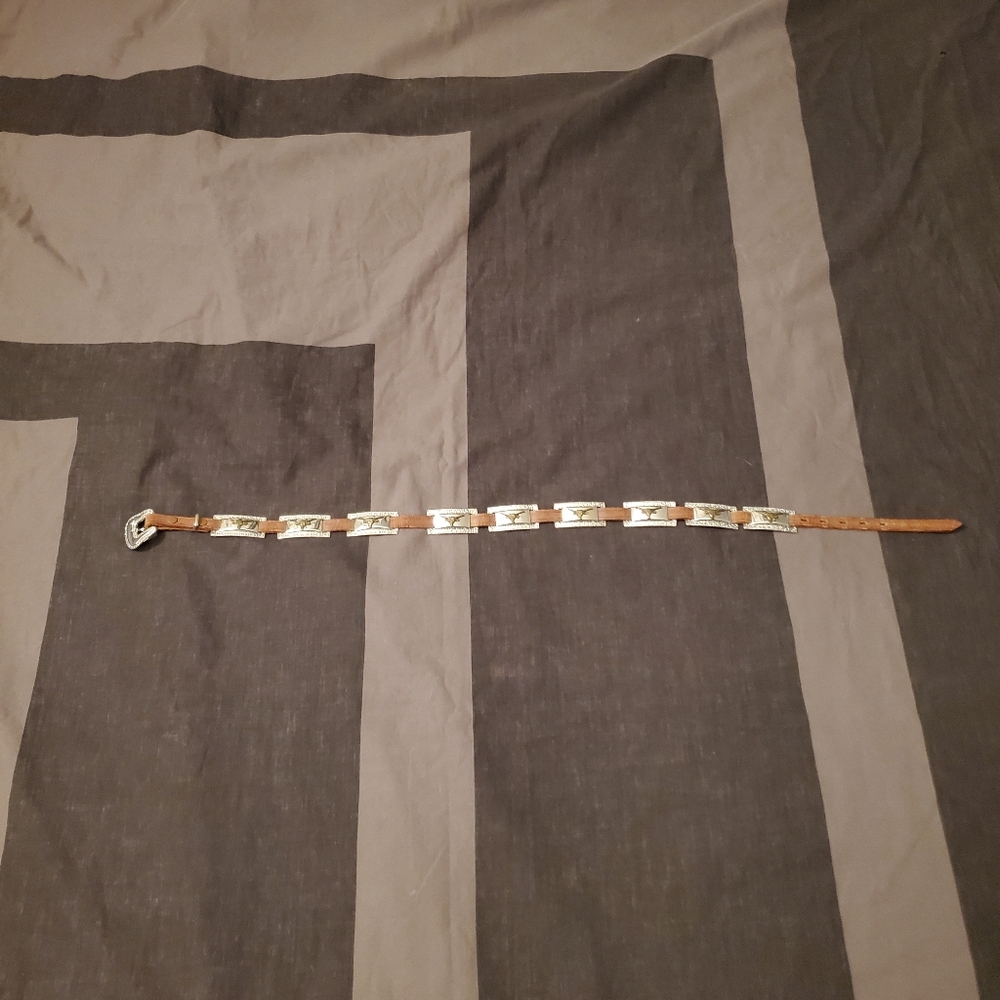 Women's Texas Country Longhorn Size 28 Inch Brown Silver Belt